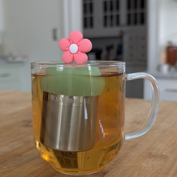 Coral Pink Daisy | Floating Tea Infuser | Green Base | Coral
