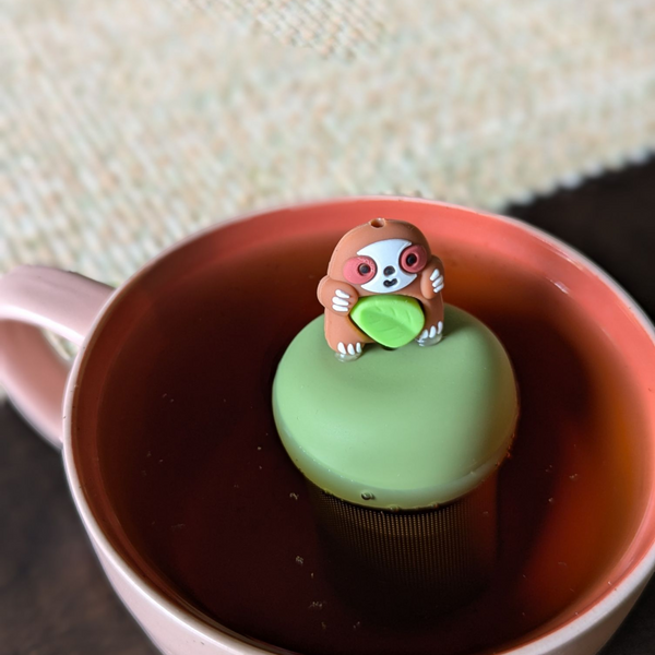 Hungry Sloth | Floating Tea Infuser | Green Base | Brown