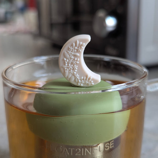 Ivory Floral Crescent Moon | Tea Infuser | Green Base