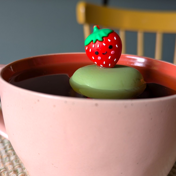 Strawberry | Floating Tea Infuser | Green Base | Red Berry