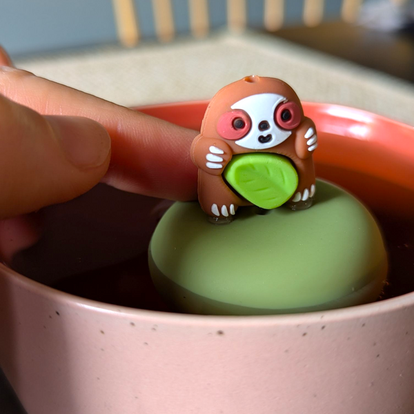 Hungry Sloth | Floating Tea Infuser | Green Base | Brown